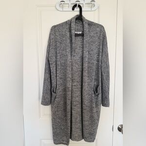 Aritzia / Community Yarn Cardigan *Fit like a Small